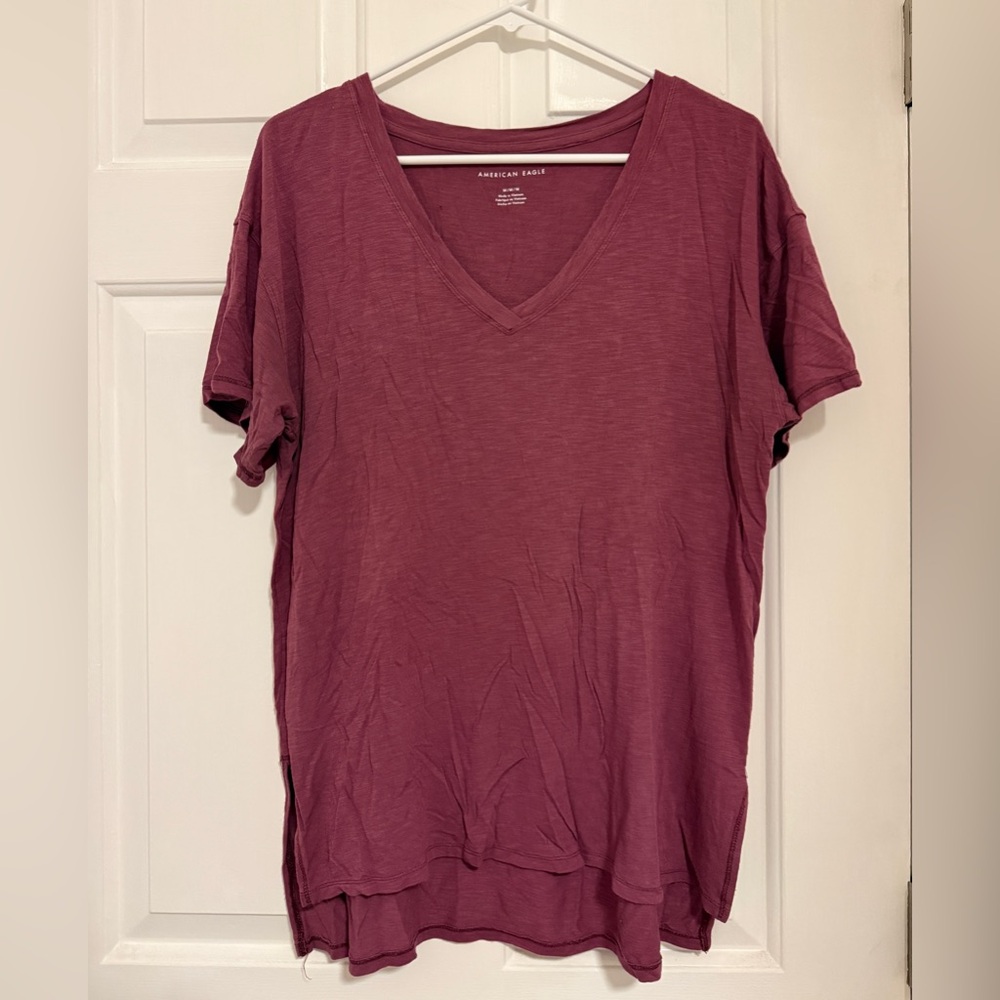 V neck AE tshirt